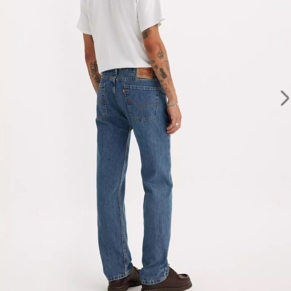 NWOT Levi’s 505 Regular Fit Blue Jeans~Mens Size 40x30
Color Blue